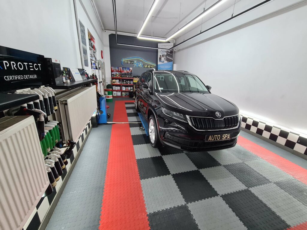 KFZ Werkstätte, Polen