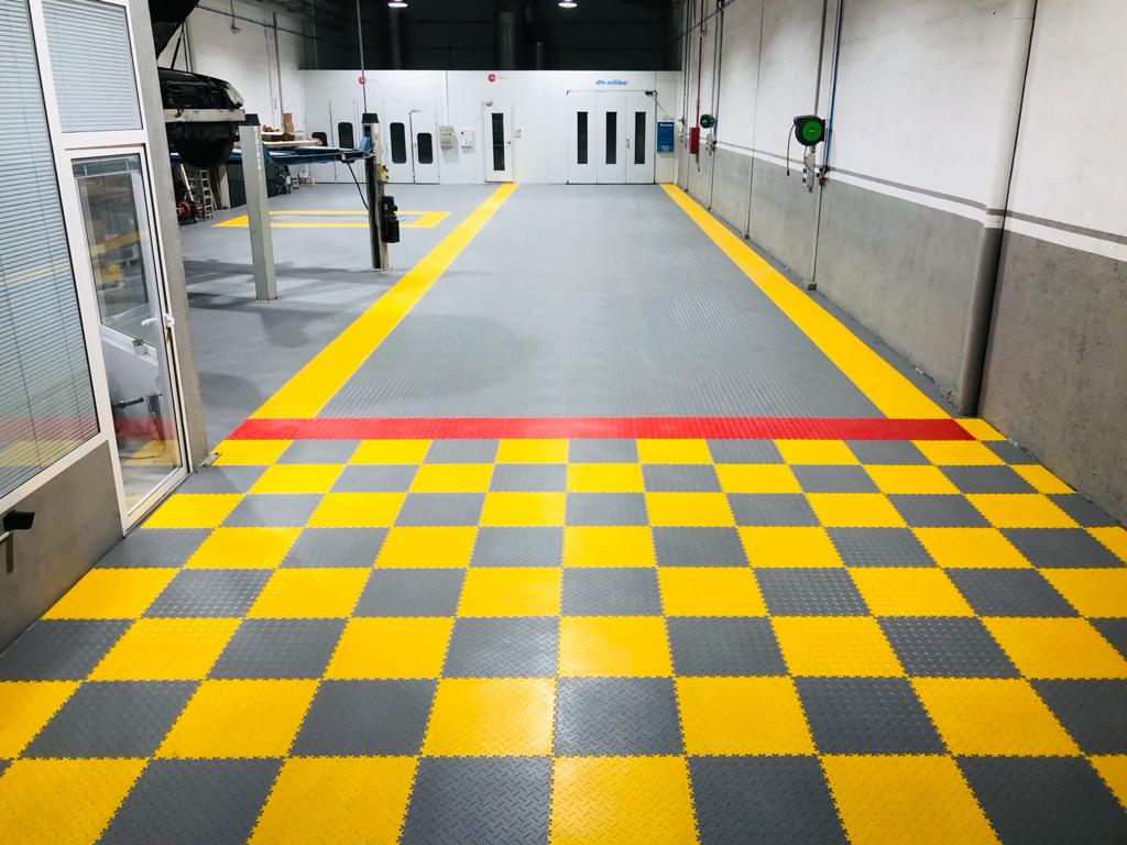 Autowerkstatt, Spanien